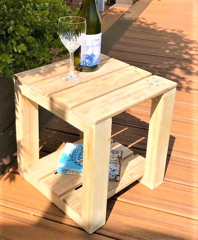 outdoor-pallet-end-table-16-2-.jpg