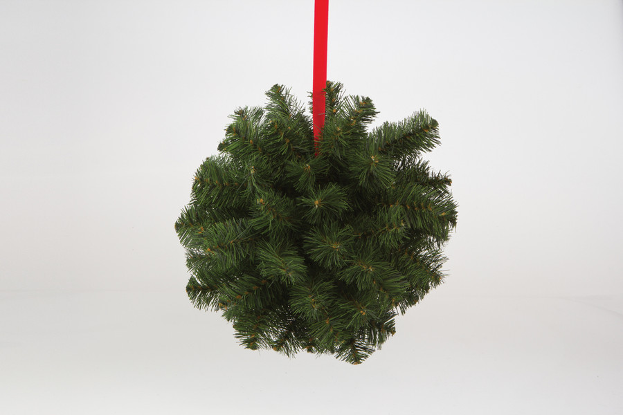 18in Douglas Fir Kissing Ball