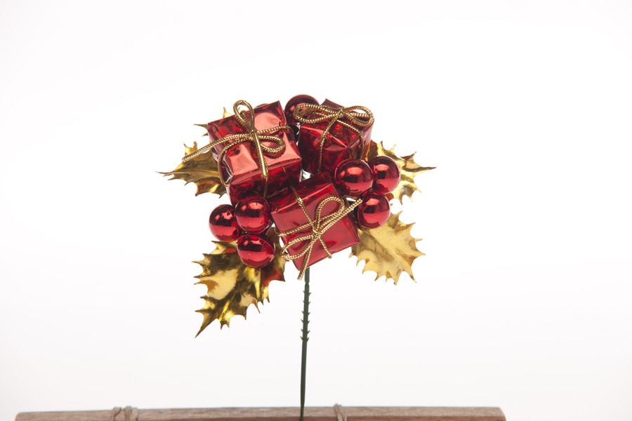 Gift Box x3 Holly Wreath Pick (Bag of 12) - Red