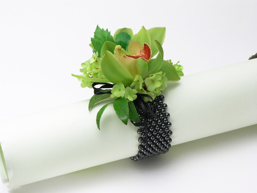 Classic Pearl Wristlet - Pepper