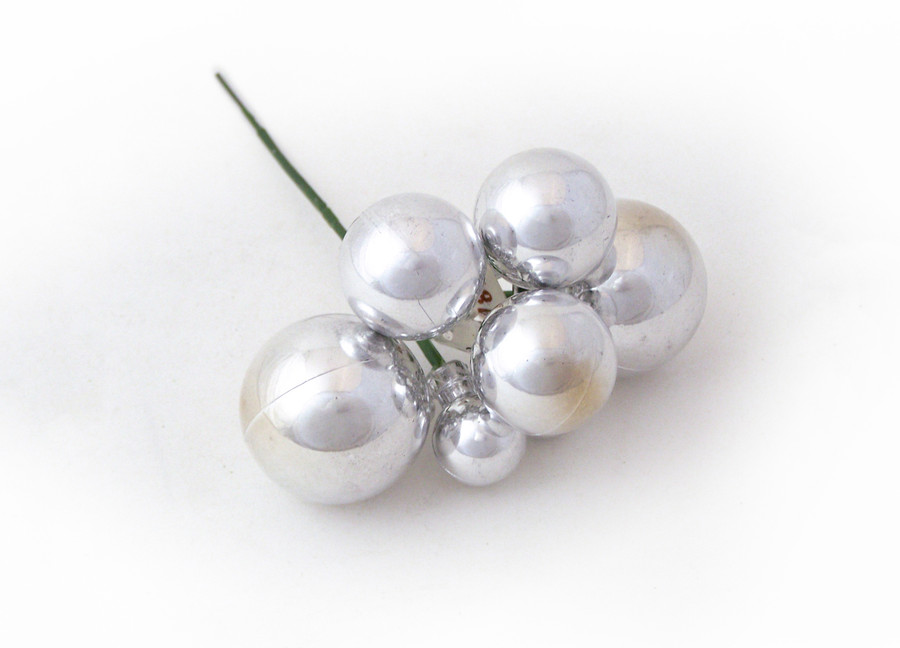Plastic Ornament Ball Cluster Pick x7 (Bag of 12) - Silver