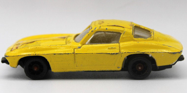 Vintage Welly 1963 Custom Corvette Split-Window Yellow Hong Kong Rough But Rare