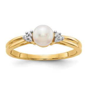 10KT Diamond and FW Cultured Pearl Ring