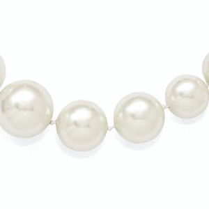 Majestik Sterling Silver Rhodium-plated 8-16mm Graduated White Imitation Shell Pearl Hand-knotted Necklace