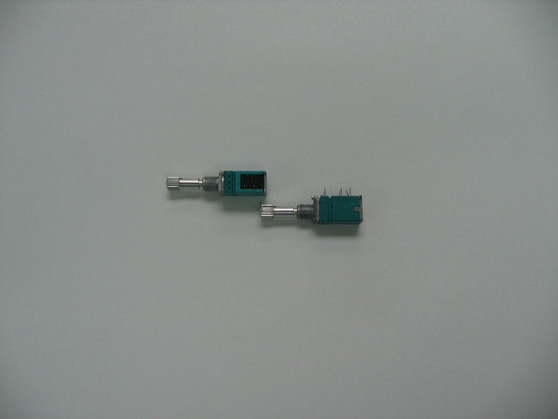 Galaxy  Potentiometer 10KB/PUSH SW Talkback DX949/959 part # RV10303543
Chart pot 14