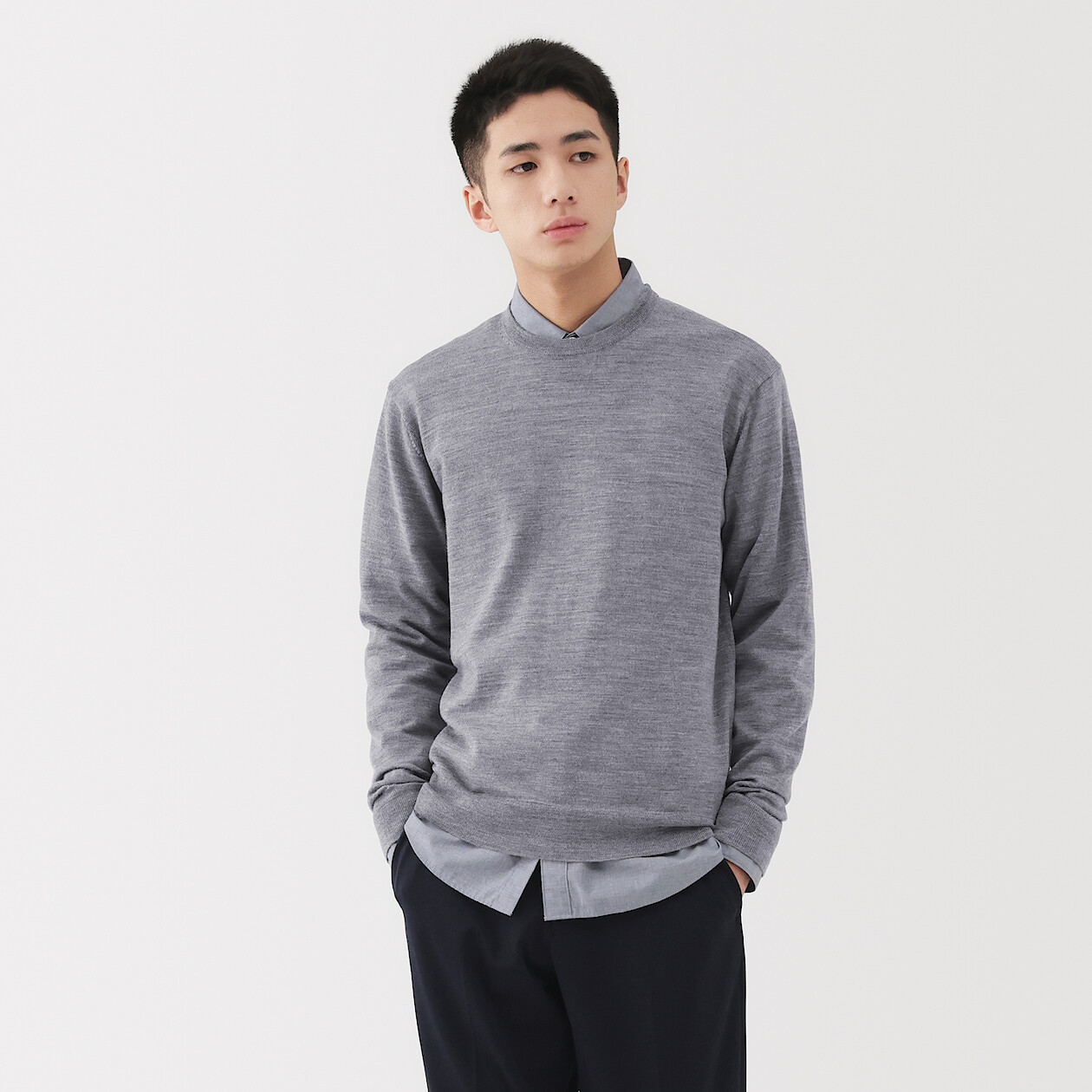 Sweat-shirt AKOMPLICE Think Different - Col Rond Noir, Taille M - Neuf Avec étiquettes