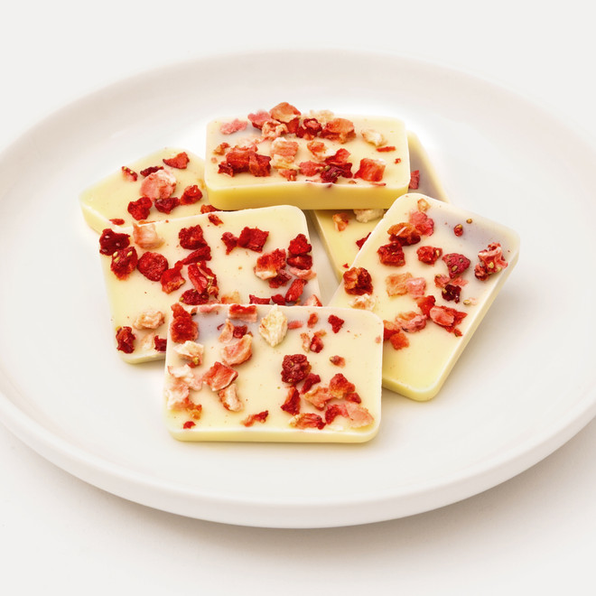 Chocolats blancs fourrés à la fraise