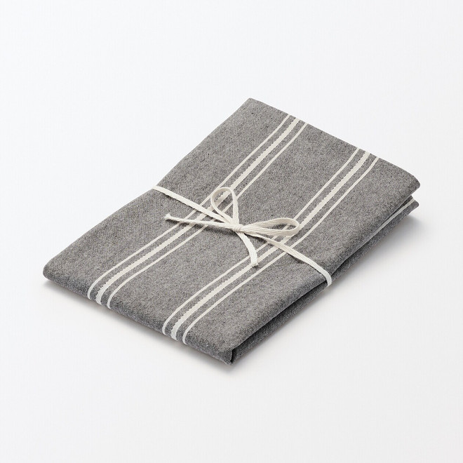 Housse de coussin en coton délavé