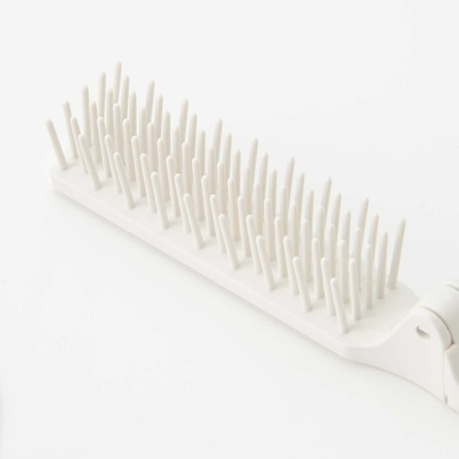 Brosse à cheveux compacte