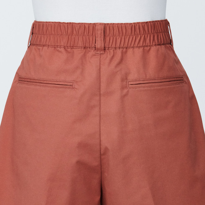 Short Chino en coton stretch à pinces femme