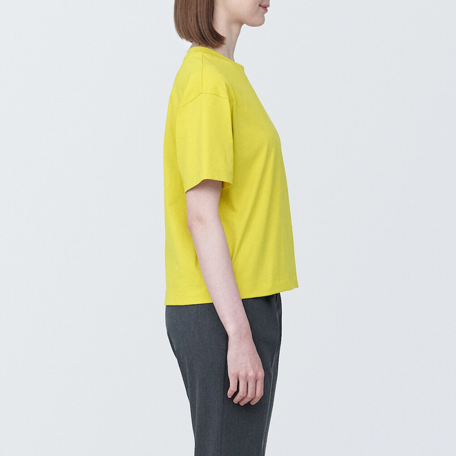 T‐shirt manches courtes col rond en jersey doux femme.