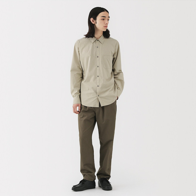 Chemise à manches longues en coton lavé homme.