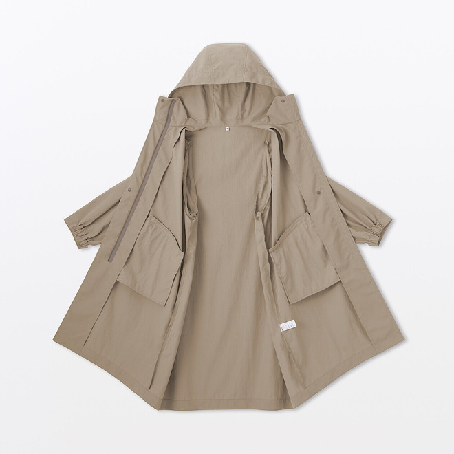 Manteau long à capuche en nylon déperlant pour femme