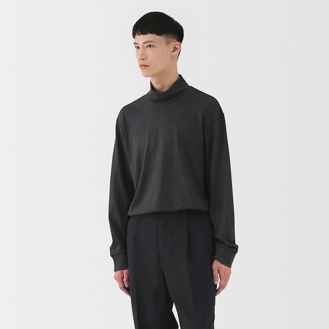 Gris foncé