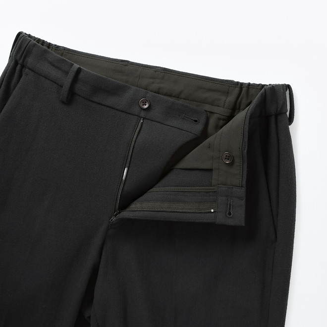 Pantalon plissé ajusté en stretch brossé pour homme