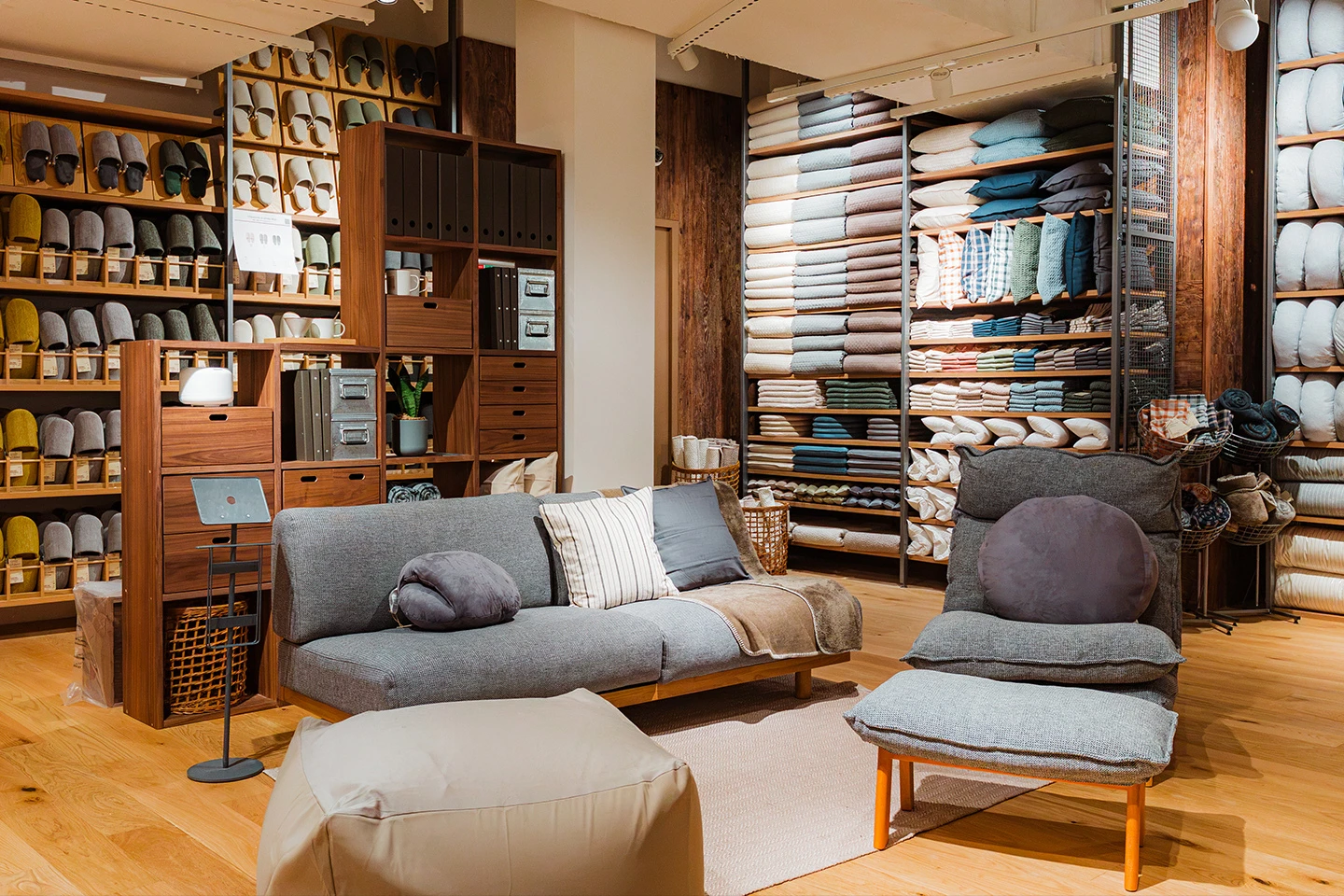 MUJI FAUBOURG SAINT-ANTOINE 02