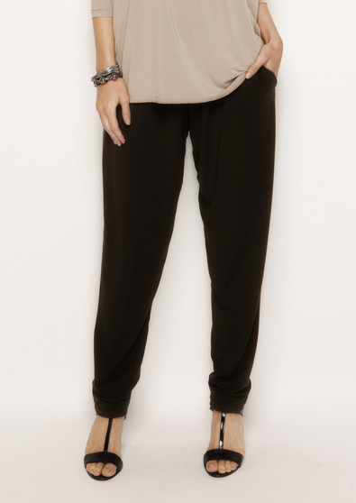 wYse Petra Pleat Pant in Black
