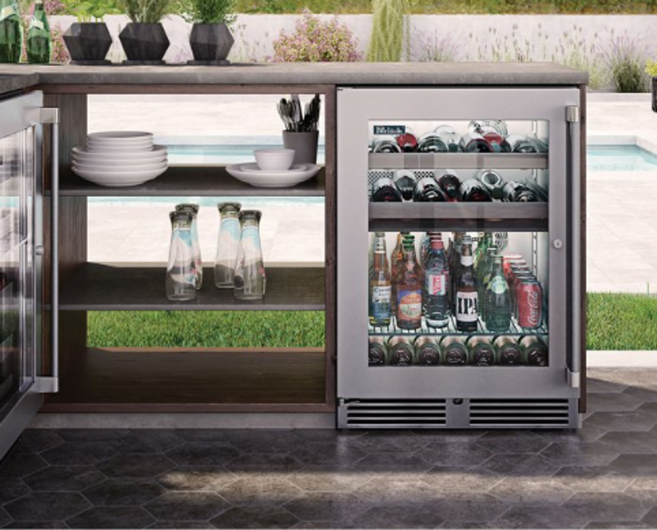 Perlick 24" Signature Series Outdoor BuiltIn Glass Door Beverage