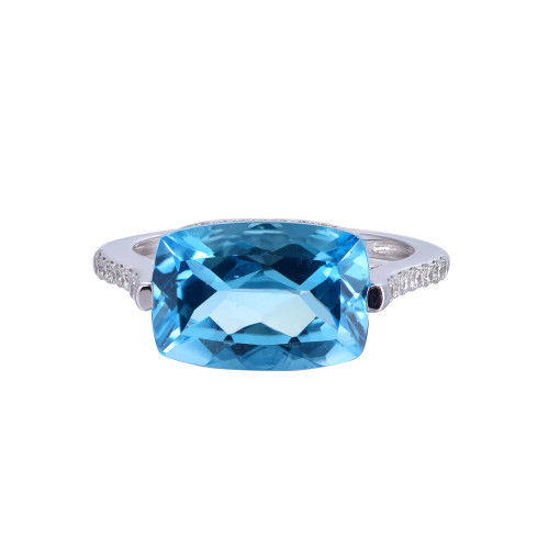 18K White Gold Cushion Cut Swiss Blue Topaz with 1/3 ct.tw. Diamond Ring 18K White Gold Cushion Cut Swiss Blue Topaz with 1/3 ct.tw. Diamond Ring