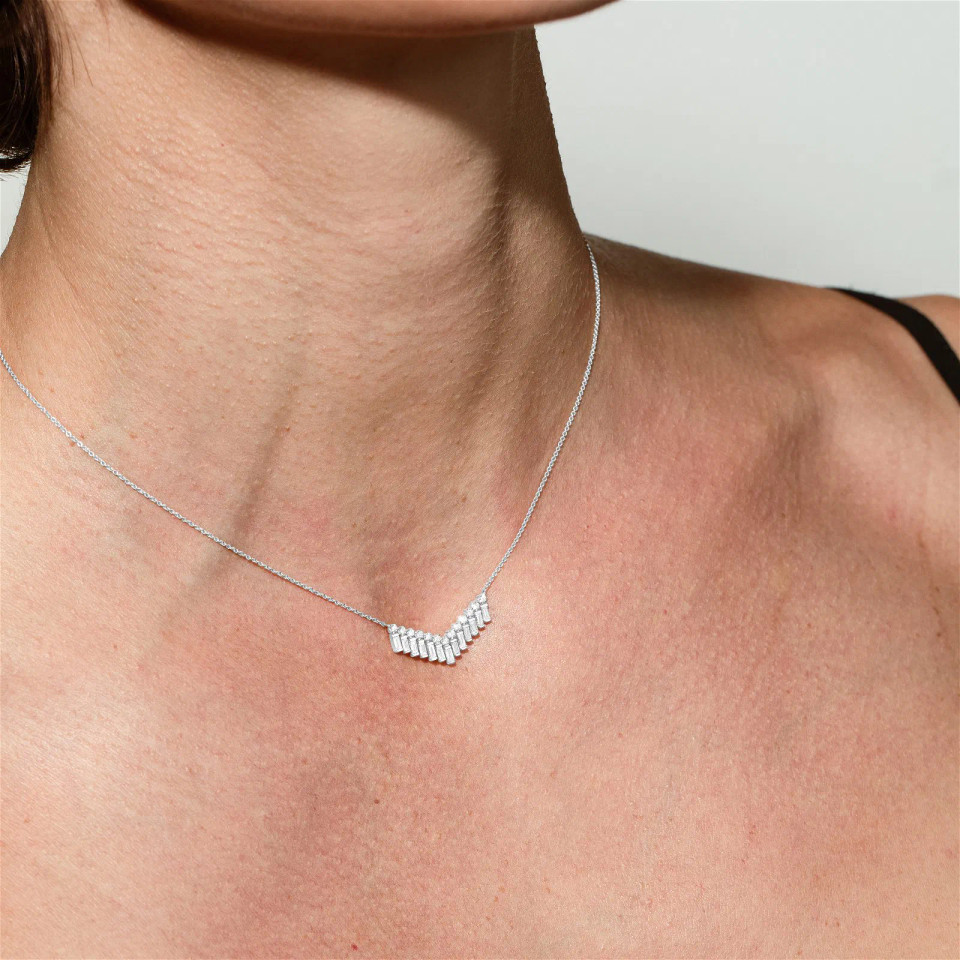14k White Gold Natural Diamond V Necklace (0.59 ct.wt)