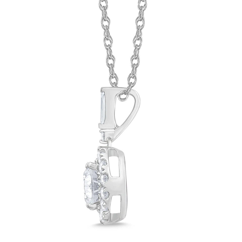 Halo Diamond Pendant (0.75 ct.tw.)