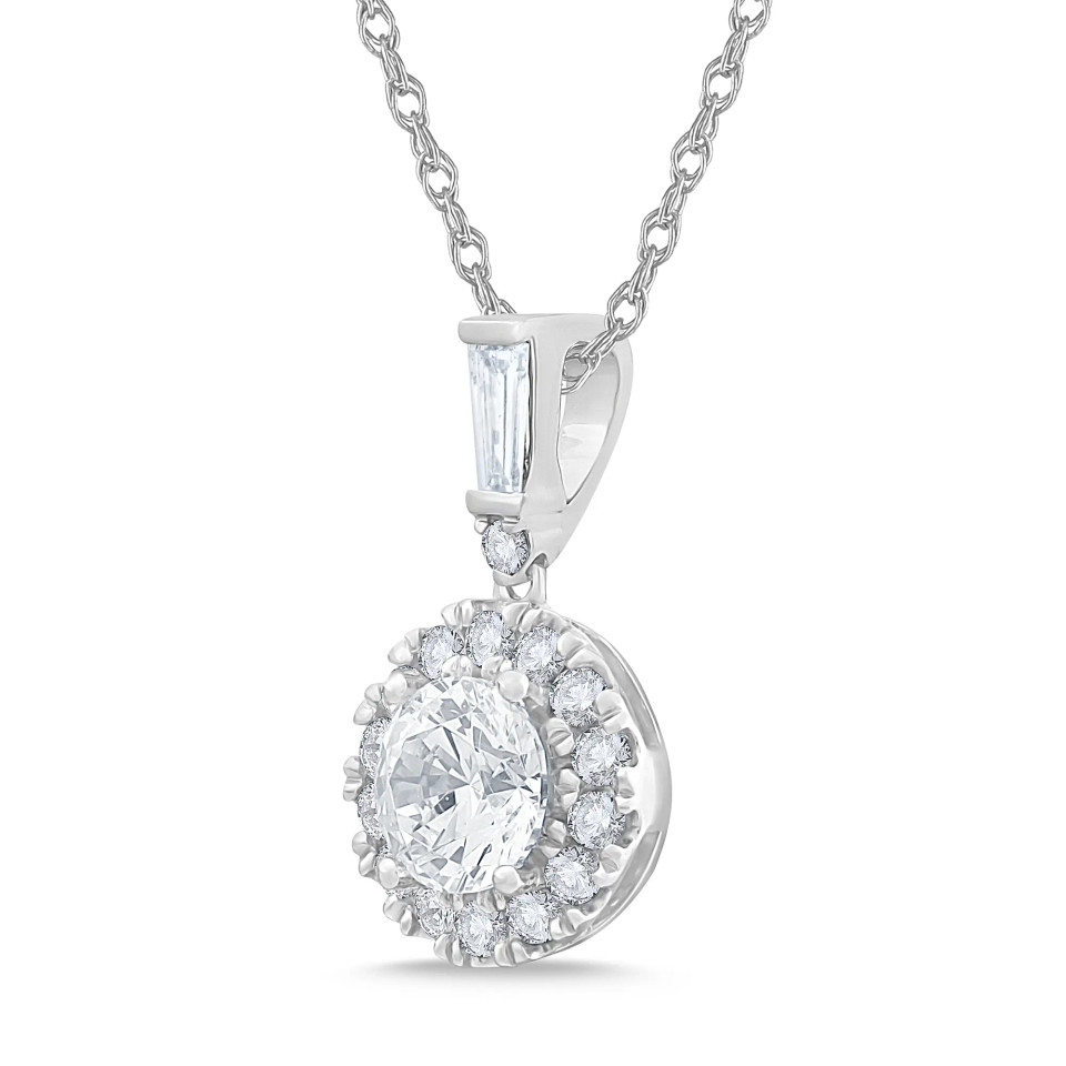 Halo Diamond Pendant (0.75 ct.tw.)