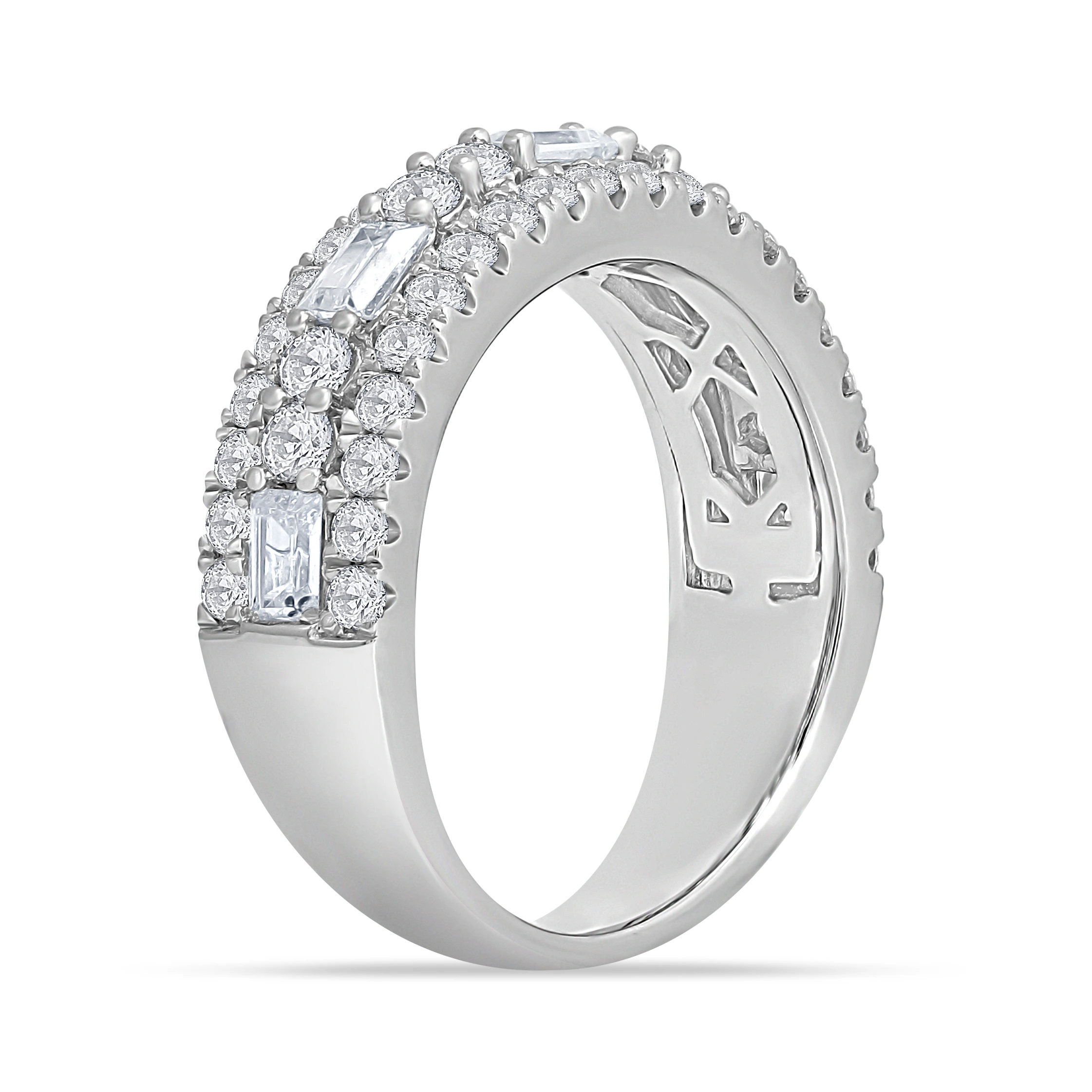 Round and Baguette Diamond Border Wedding Ring (1.50 ct.tw.)