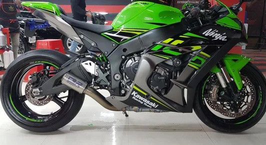 アール Racefit 16-20 Kawasaki ZX10-R Slip-On Exhaust - Black Edition