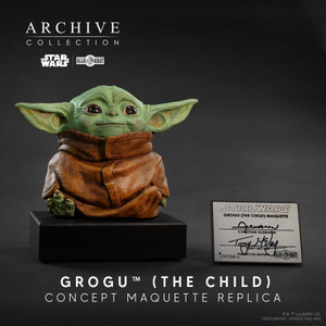 THE MANDALORIAN "GROGU "THE CHILD" Concept Maquette Dual Signature Edition