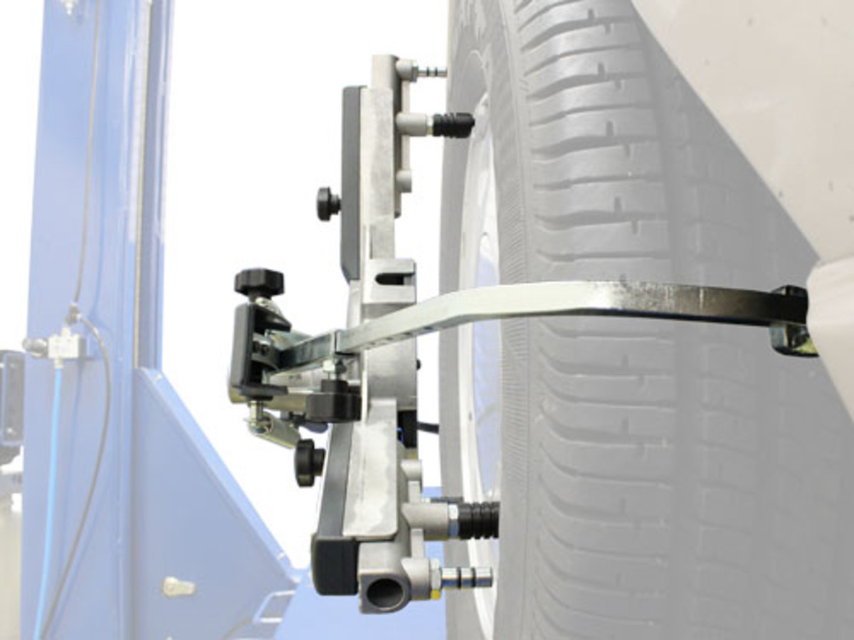 ATLAS Fast Clamp Three Point 10"-24" Non-Runout Wheel Clamps (Set Of 4) ATLAS Fast Clamp Three Point 10"-24" Non-Runout Wheel Clamps (Set Of 4)