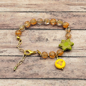 Bee in Bloom Bracelet – Czech Glass Flower and Bee Charm