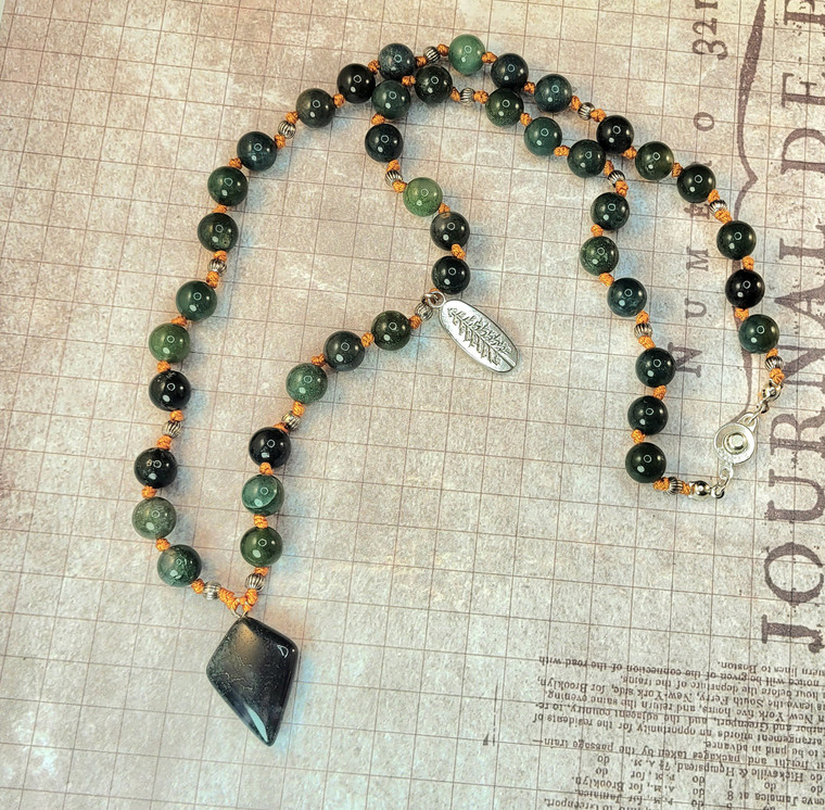 Evergreen Path Knotted Moss Agate Necklace – Silver Accents