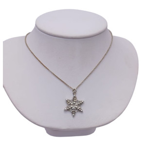 Winter Breeze Snowflake Pandant