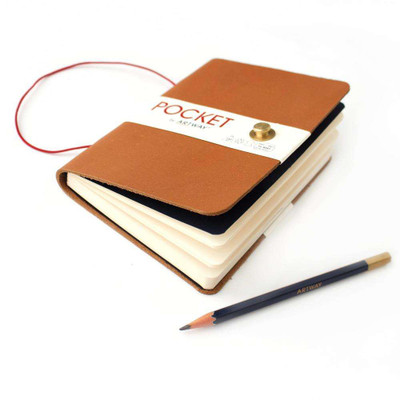 Artway INDIGO Pocket Leather Travel Journal - A6 - Soft Leather-Bound Sketch Book with 4B Pencil - Tan - Side View Artway INDIGO Pocket Leather Travel Journal - A6 - Soft Leather-Bound Sketch Book with 4B Pencil - Tan - Side View