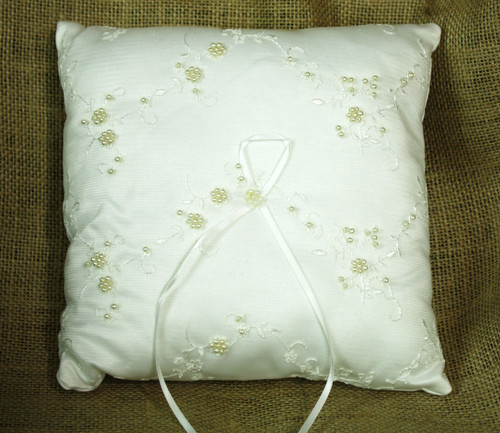L393B Off White Wedding Ring Pillow with Pearl and lace details