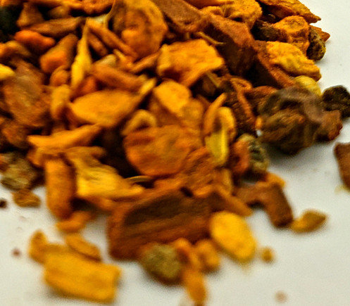 Organic Turmeric Ginger Tea blend is a special zesty and warm herbal tea that brews a soft orange color. Featuring ginger and turmeric roots with their pleasantly earthy flavors and a gentle lingering spice, this warm and palatable blend can be enjoyed by all. Undertones of mellow herbal flavors pair with zesty lemons that brighten the blend and add touches of natural sweetness. Organic Turmeric Ginger Tea blend is a special zesty and warm herbal tea that brews a soft orange color. Featuring ginger and turmeric roots with their pleasantly earthy flavors and a gentle lingering spice, this warm and palatable blend can be enjoyed by all. Undertones of mellow herbal flavors pair with zesty lemons that brighten the blend and add touches of natural sweetness.