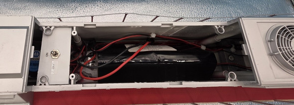 BNSF Warbonnet SD70 w/RailPro & Battery light Used Box included