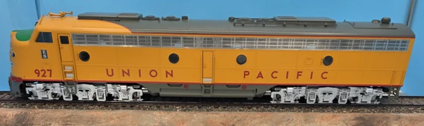 Used UP E-8 LOCOMOTIVE Rd # 927 No Box