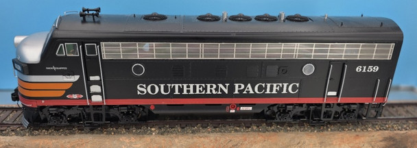 Lightly Used SP F7A - Black Widow w/Railpro, 14.8v Bat, Campac Boxes & Kadee 907 Couplers