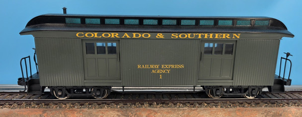Used Bachmann C&S Baggage Car w/Metal wheels & Kadee 909 Couplers