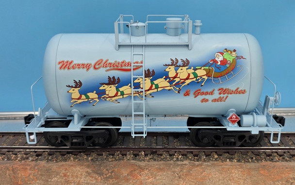 Used Christmas 29ft. Beer Can Tank Car /Kadee 907 couplers
