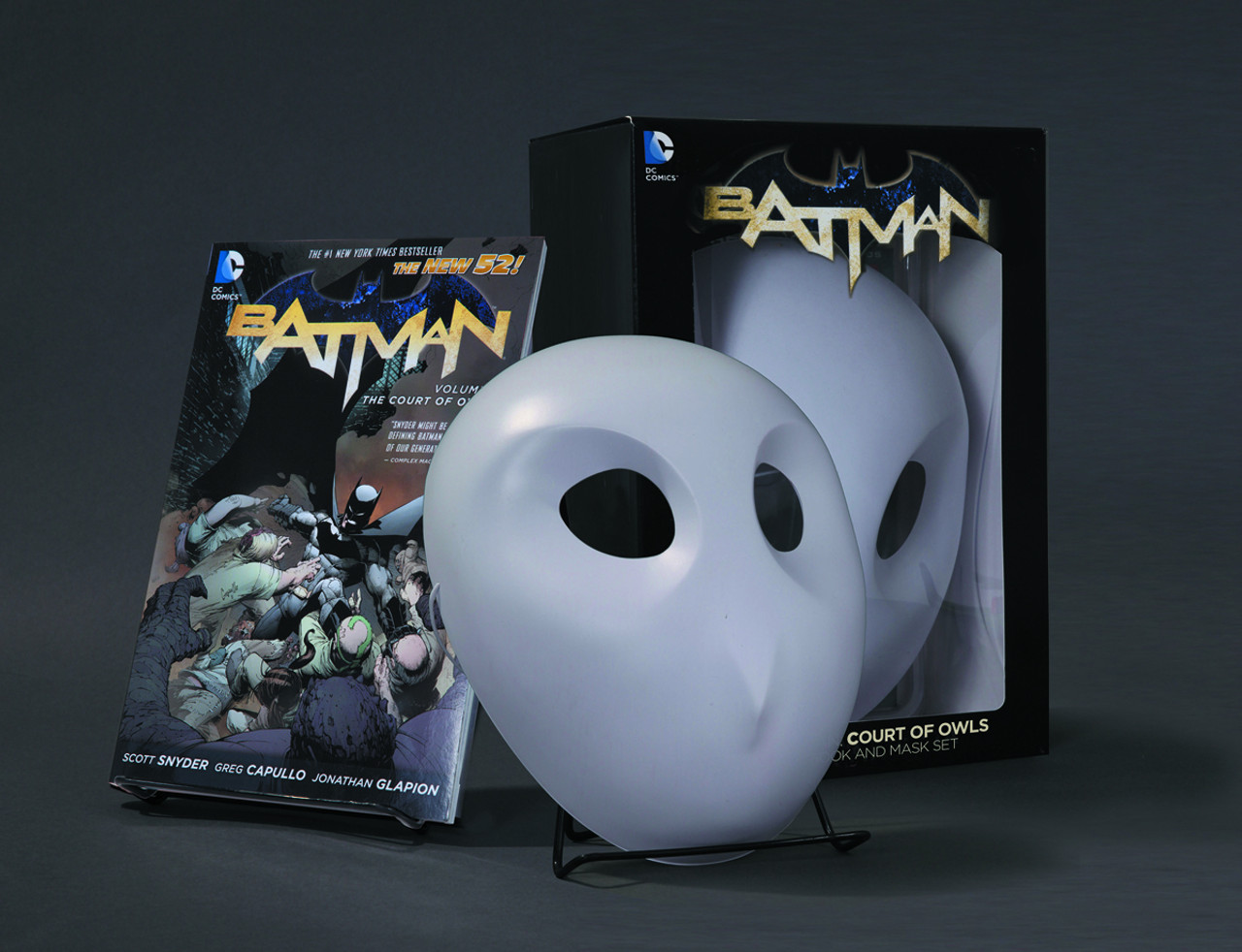 BATMAN THE COURT OF OWLS MASK AND BOOK SET (NEW ED)