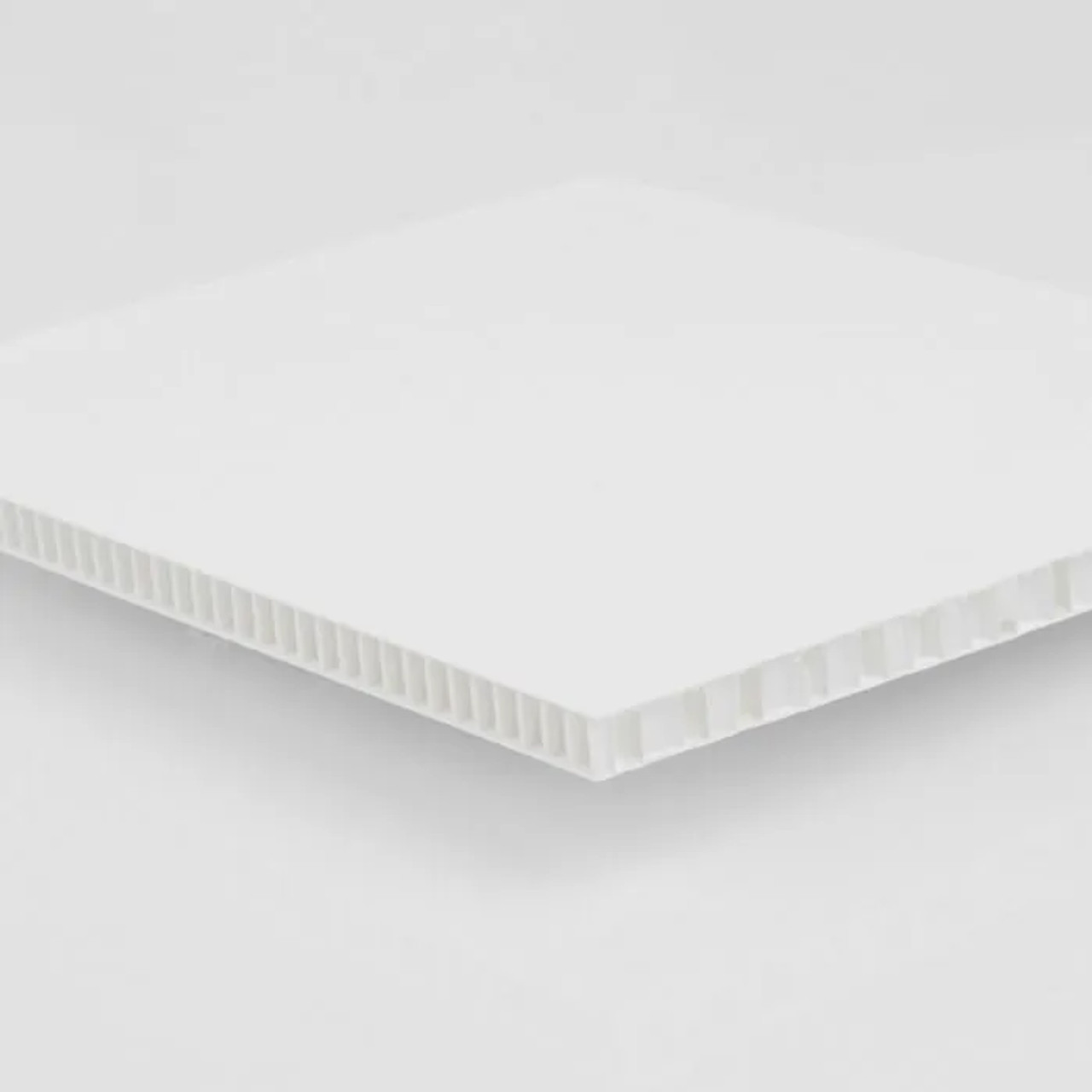 (100) 24" x 18" 4 mm White Fluted Corrugated Plastic