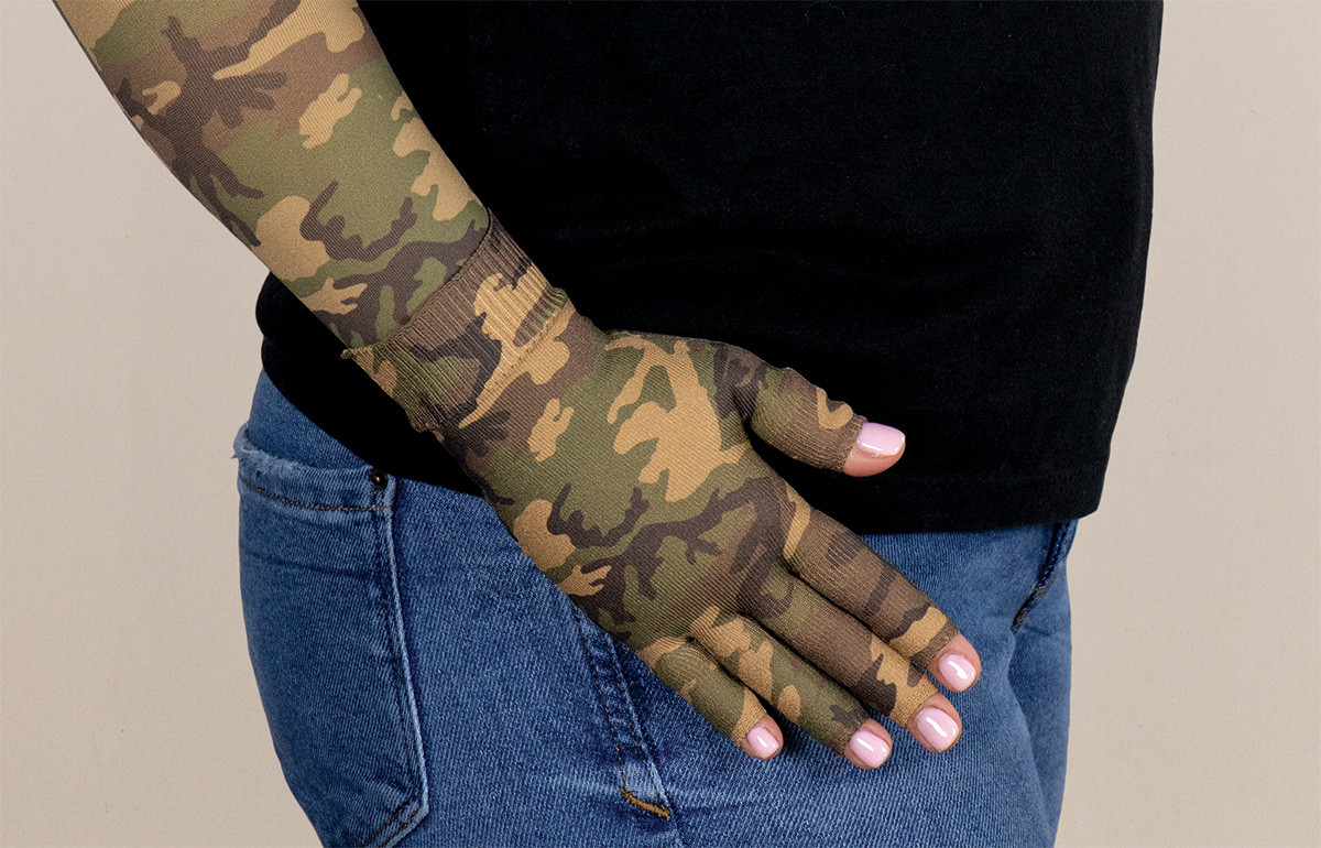 Camo Glove - LympheDIVAs