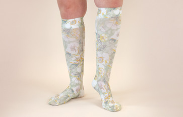 Walk with Style and Comfort: Unveiling the Benefits of Compression Socks Walk with Style and Comfort: Unveiling the Benefits of Compression Socks