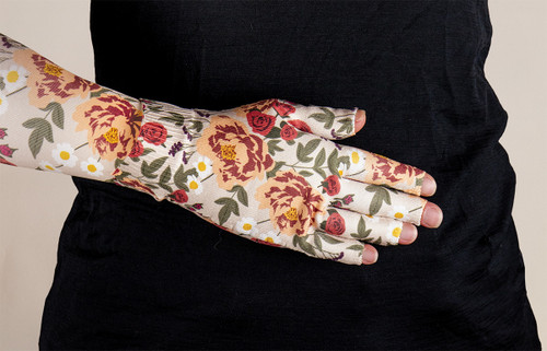 Olivia Glove