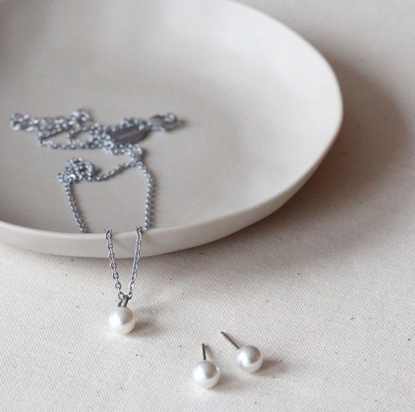 Why Jewelry Is The Perfect Valentine S Day Gift Blomdahl Usa