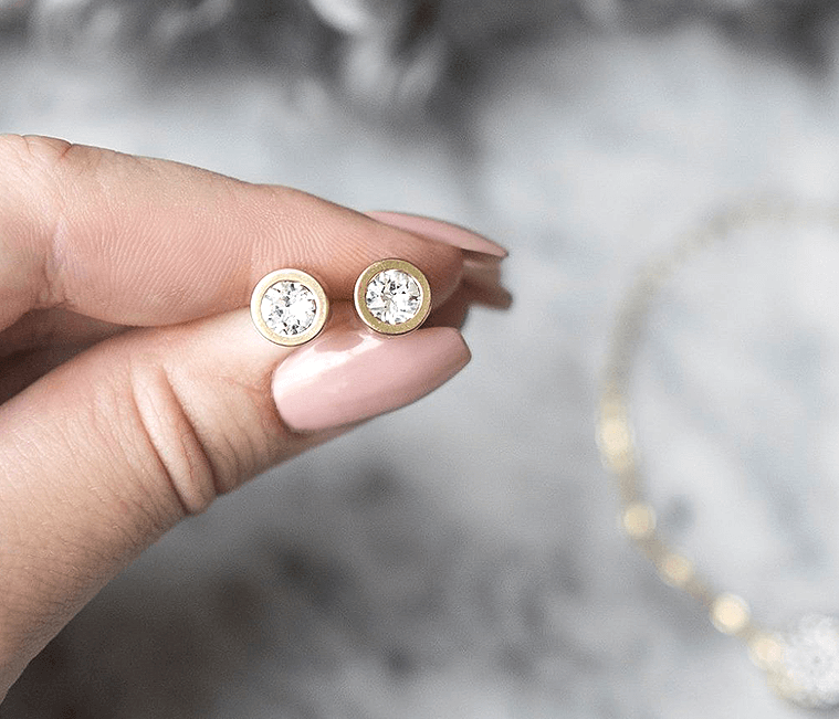 How to Find Hypoallergenic Jewelry
