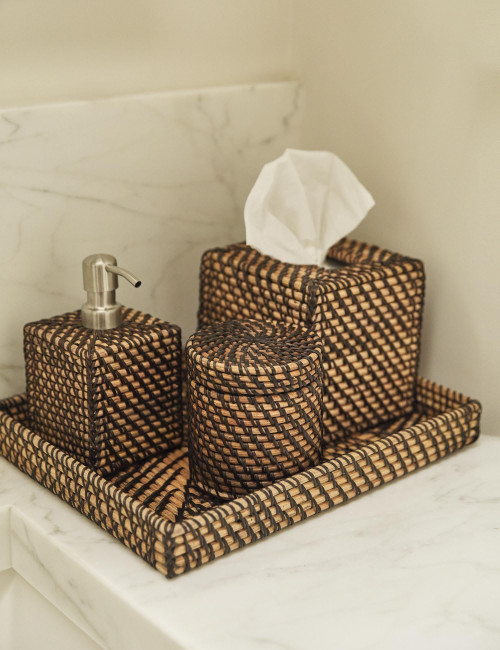 Lurleen Amenities Set