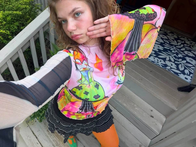 Matcha Bell bottom sleeve Mesh Top